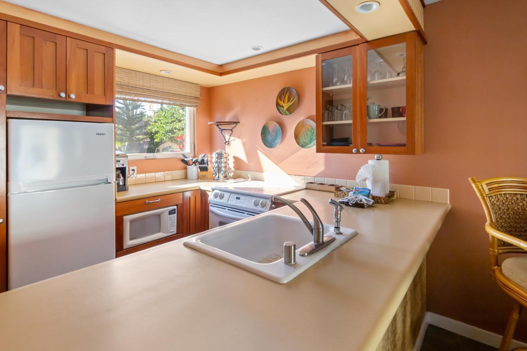Bamboo Suite, 1 Bedroom, Sleeps 4, Pool & Bbq, Pre-Renovation Summer Sale Kīhei Exterior foto